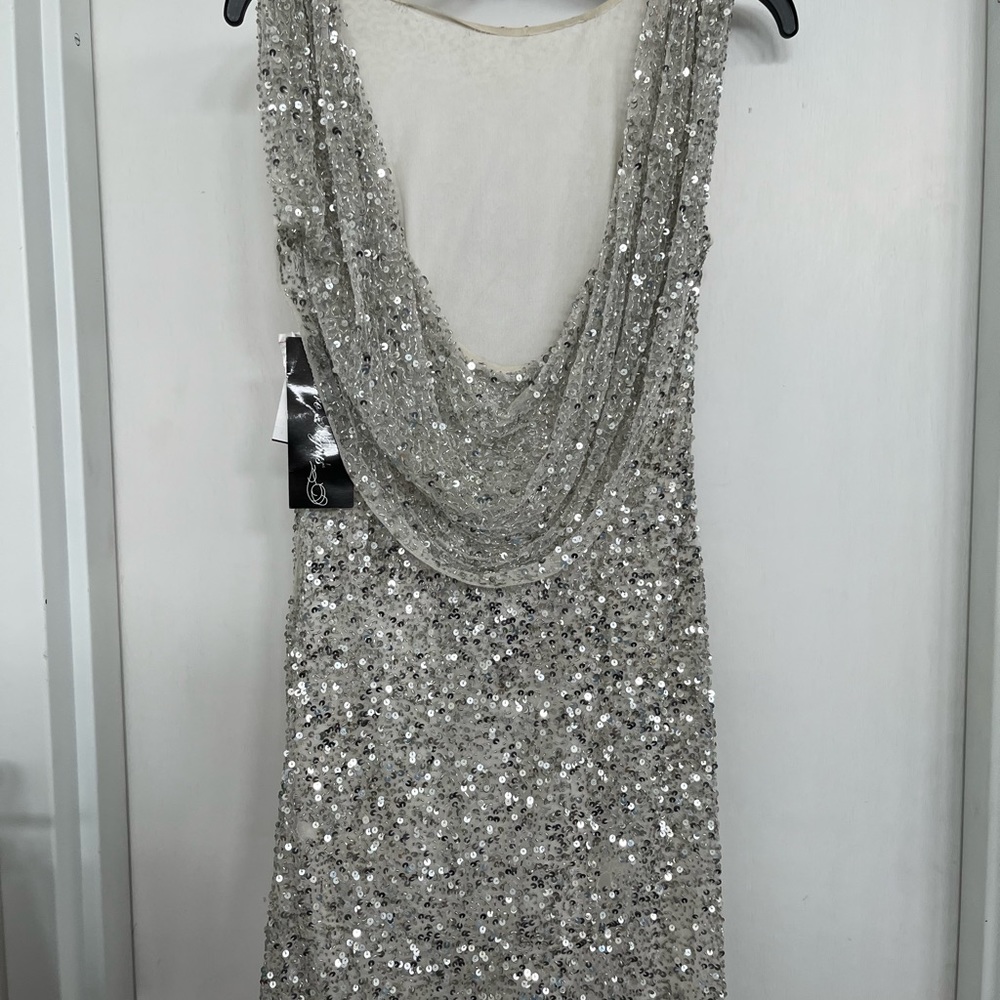 NWT Silver sequin formal dress with missing beads and bead packet size 6